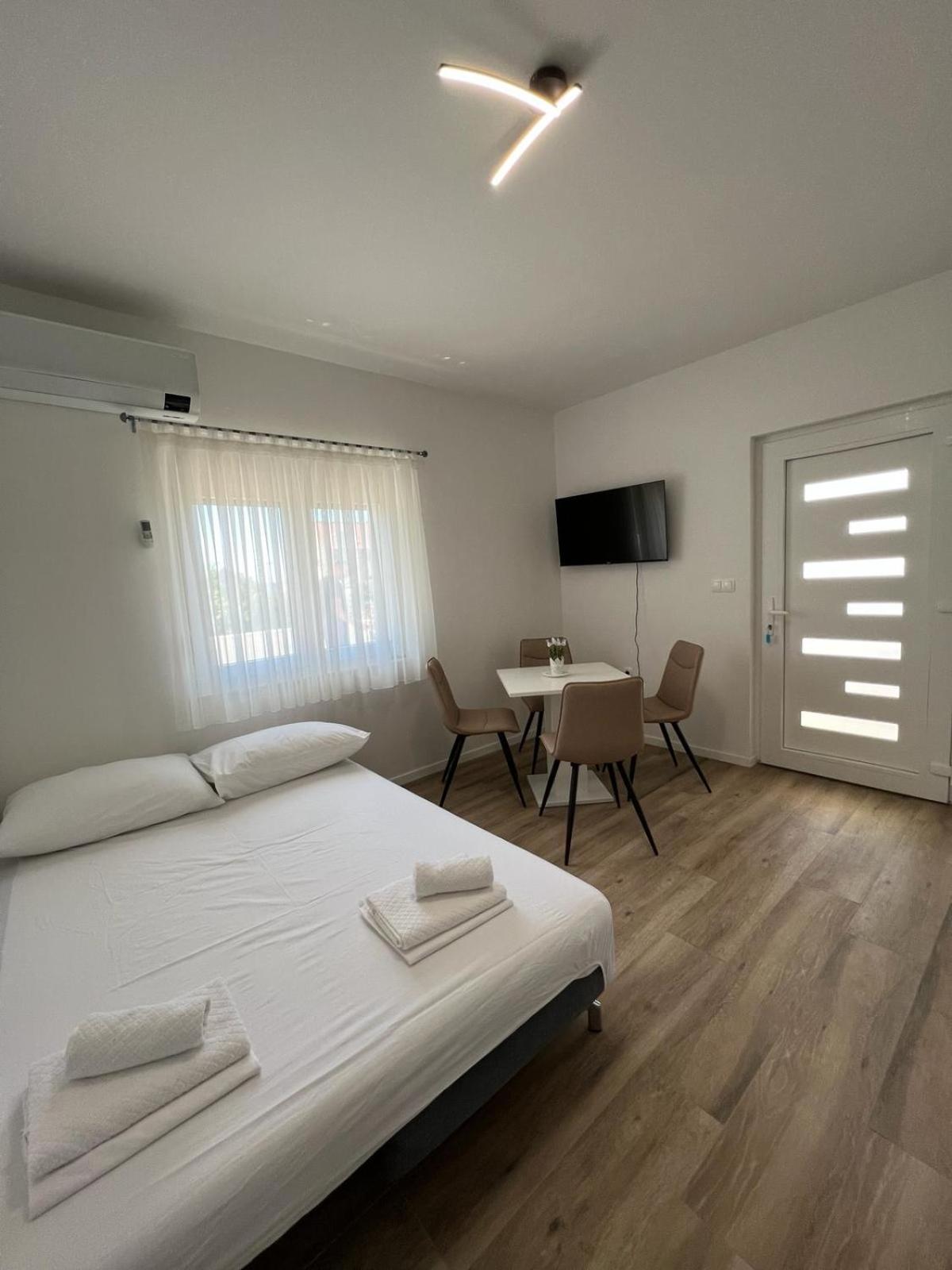 Mamma Mia Apartment Orebic